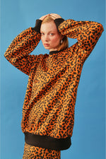 Load image into Gallery viewer, The Oversized Sweatshirt - Leopard
